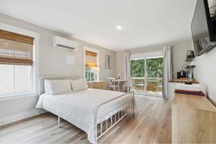 5069 Peachtree Ave #A - Photo 1 of 1