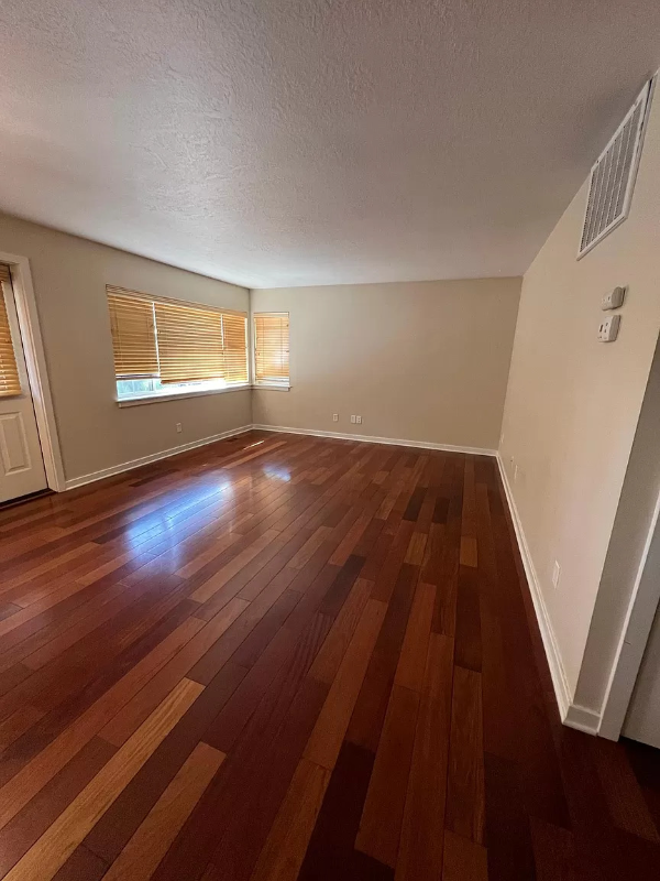 206 W Village Ln - Photo 2 of 14