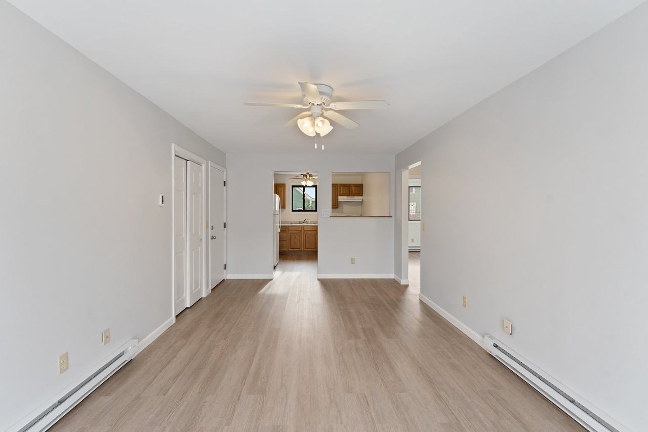 1398 Lonsdale Avenue - Photo 3 of 17