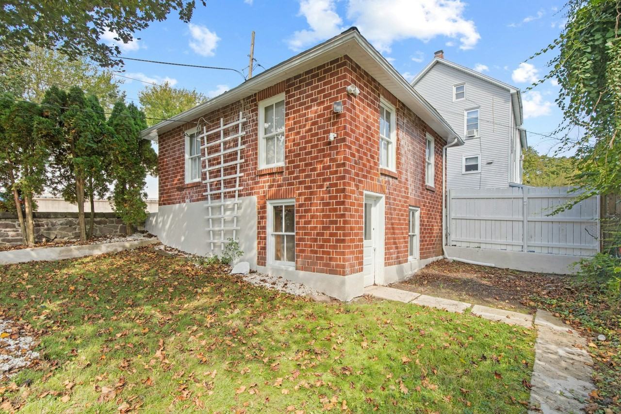 17 North Church Street, Unit 2ND Floor Rear - Photo 5 of 17