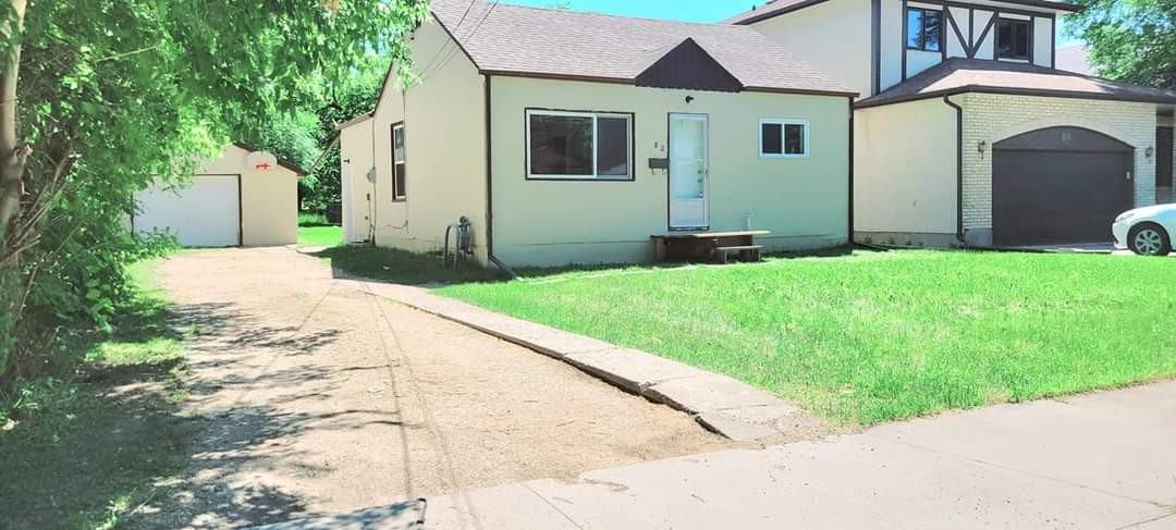 82 Hindley Ave 1, Winnipeg, MB R2M 1P4 3 Bedroom House for 1,899