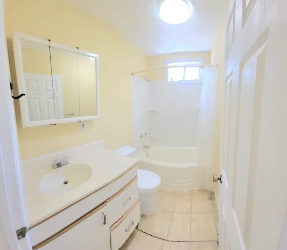 82 Hindley Ave #1 - Photo 7 of 9