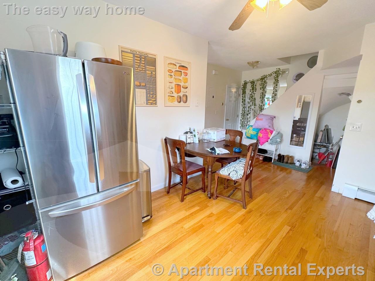 286 Salem St - Photo 3 of 12
