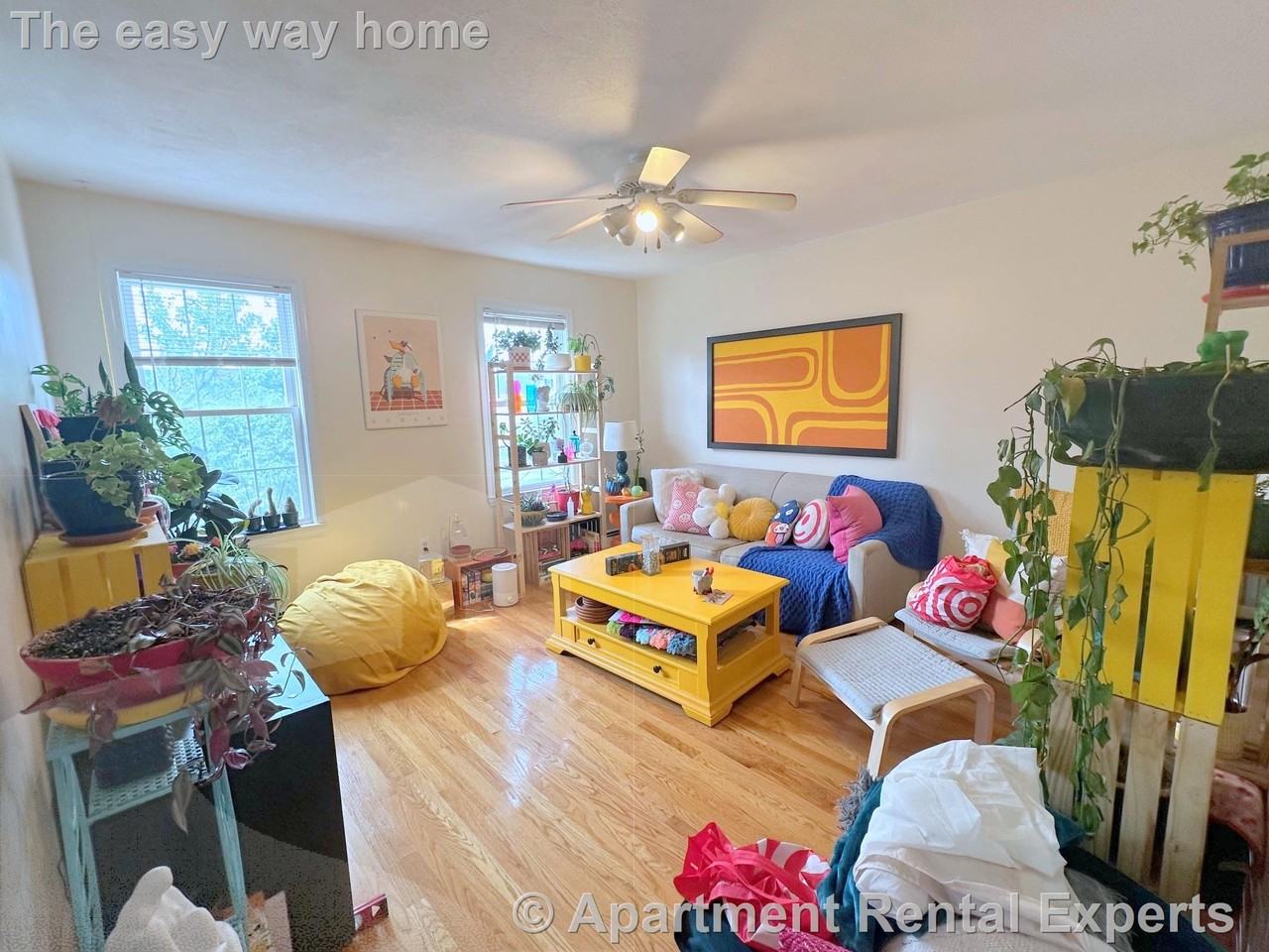 286 Salem St - Photo 4 of 12