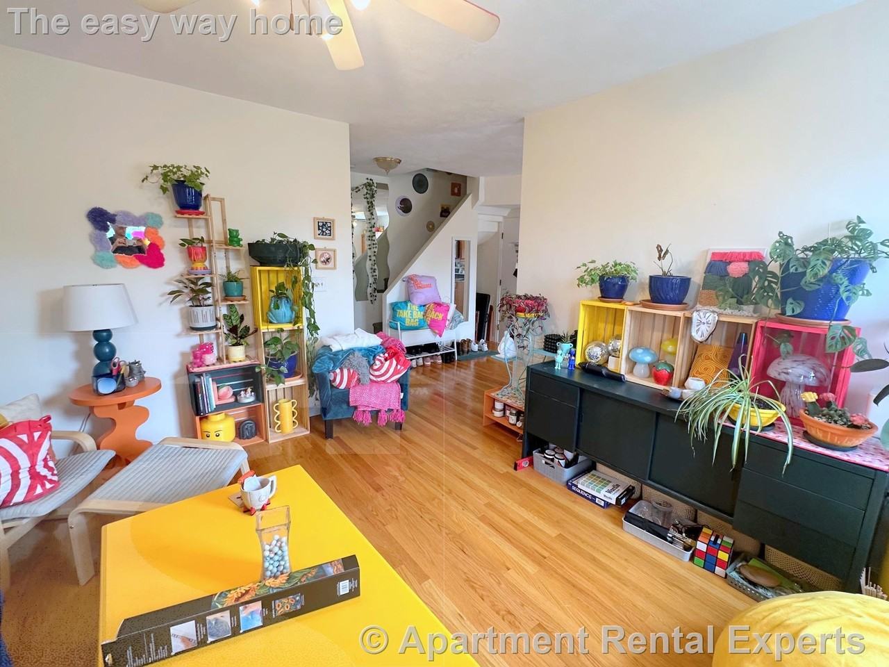 286 Salem St - Photo 5 of 12