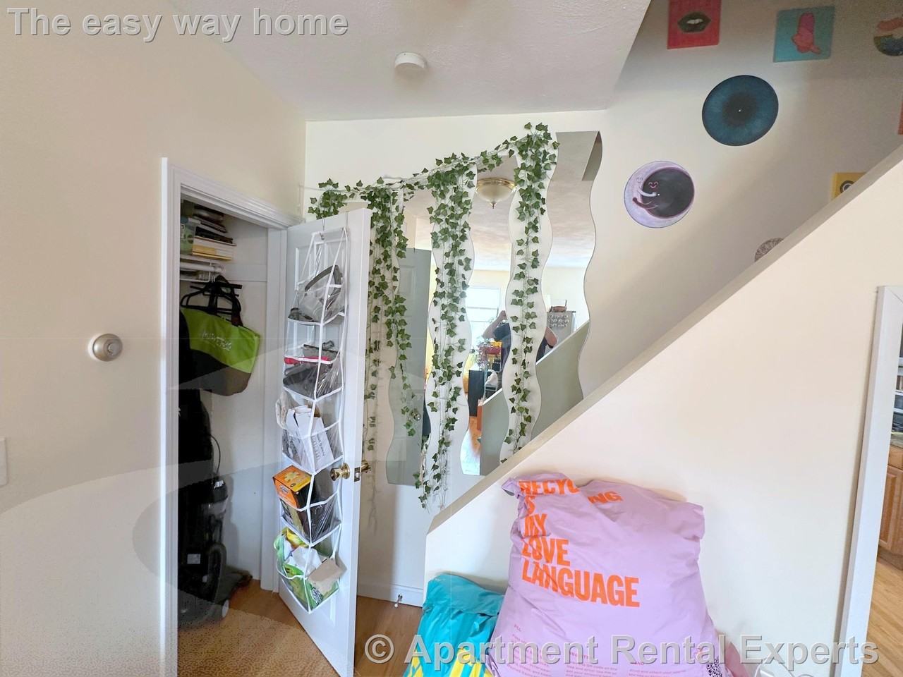 286 Salem St - Photo 7 of 12