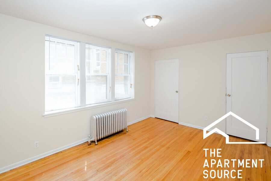 5011 W Cermak Rd #9 - Photo 3 of 6