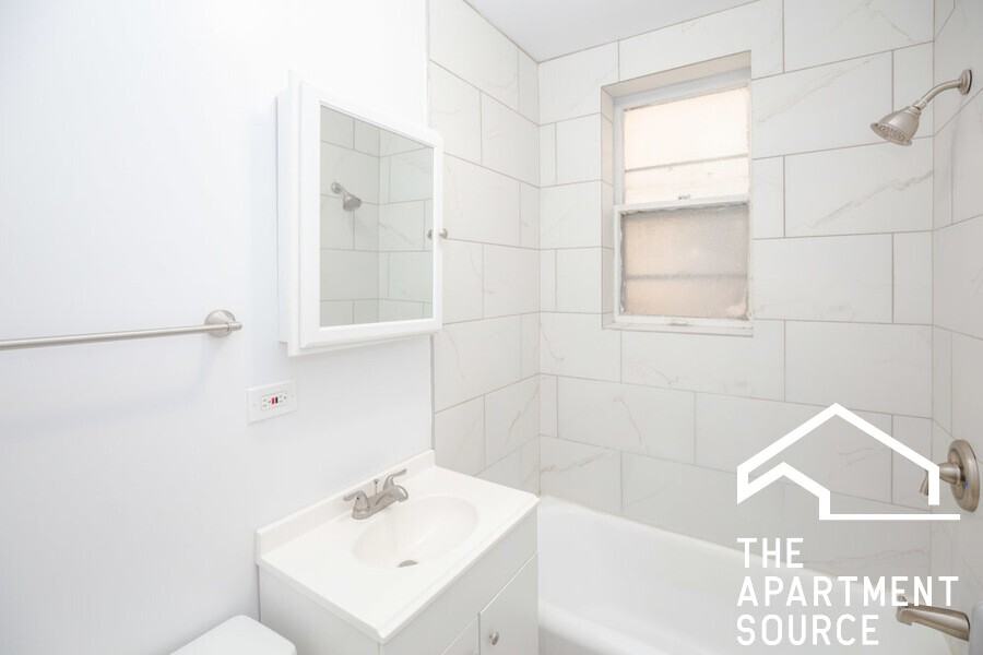 5011 W Cermak Rd #9 - Photo 5 of 6