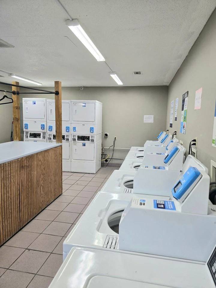 Century Square Apartments - Photo 3 of 9