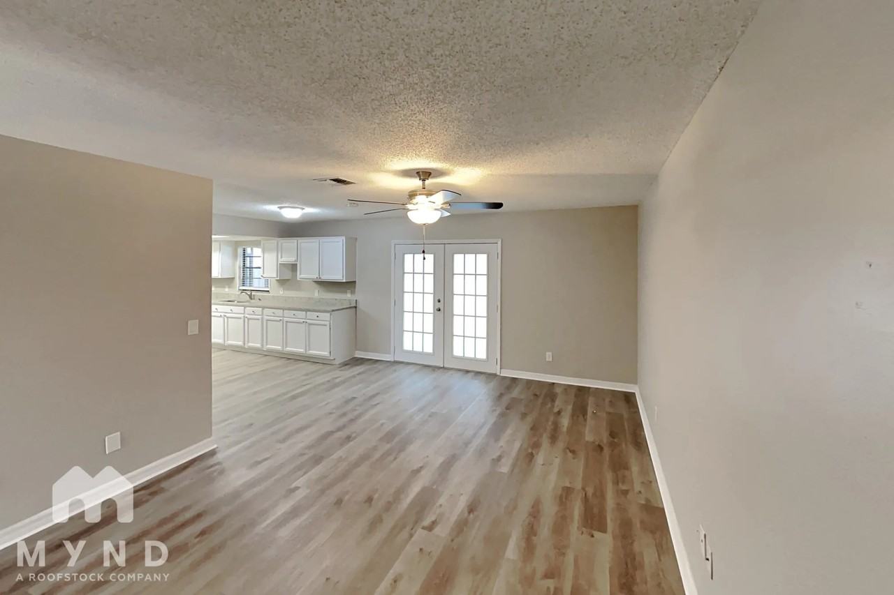 828 Sunridge Point Dr - Photo 3 of 30