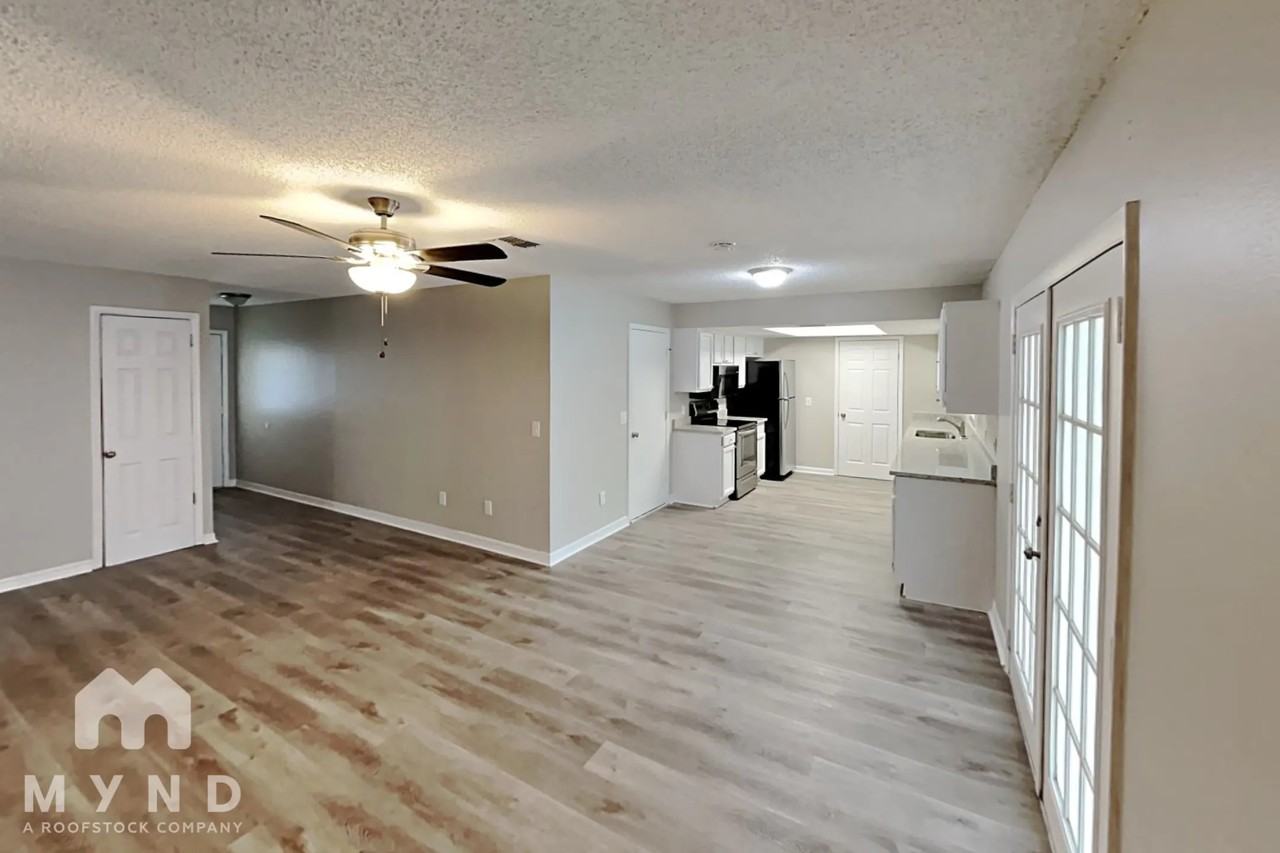 828 Sunridge Point Dr - Photo 2 of 30