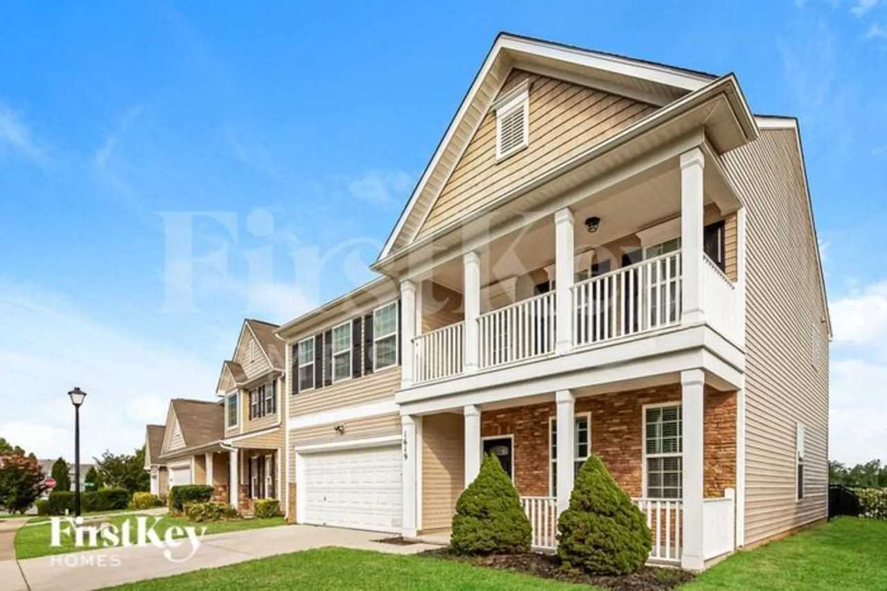 1619 Eastway Dr - Photo 2 of 15