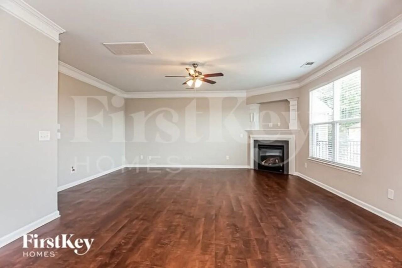 1619 Eastway Dr - Photo 3 of 15