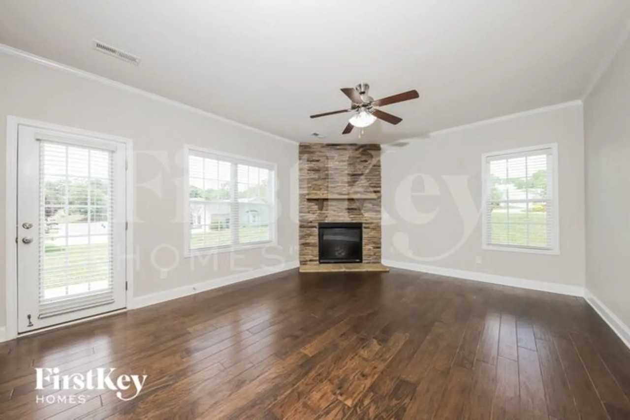 5810 Woodside Forest Trl - Photo 3 of 15