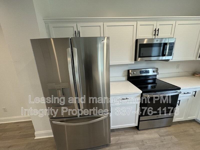 605 Ira St - Photo 5 of 26