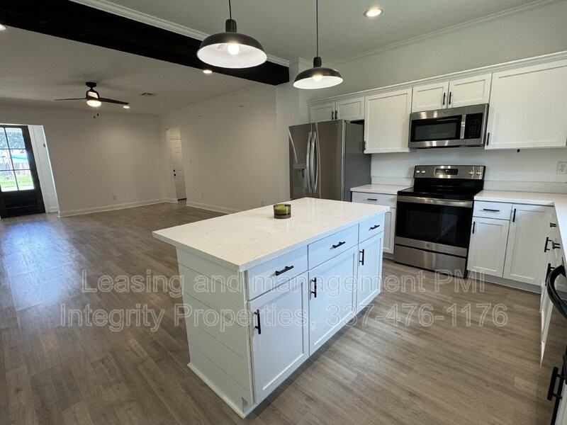 605 Ira St - Photo 6 of 26