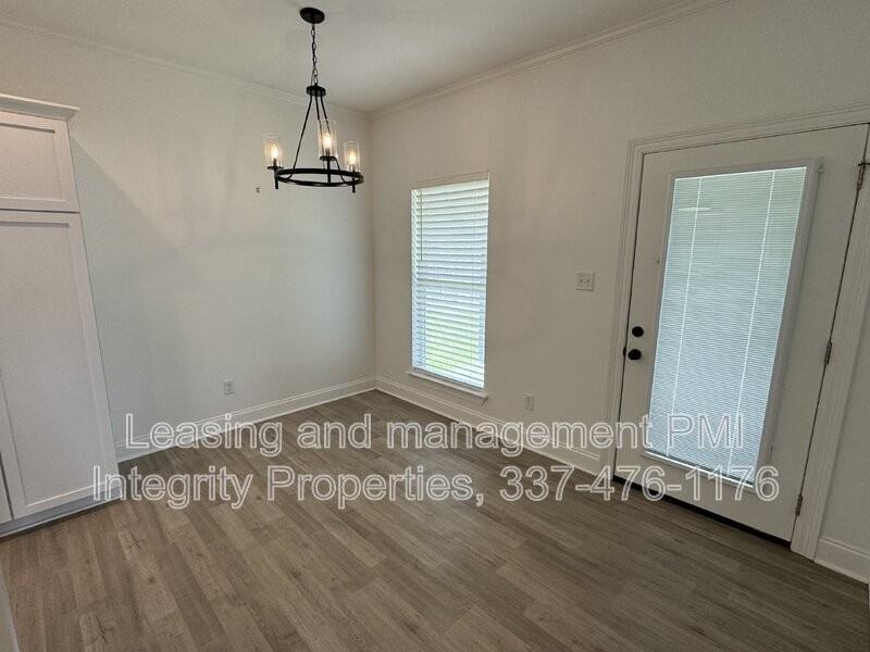 605 Ira St - Photo 7 of 26