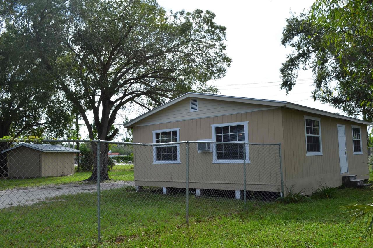 405 Prospect Ave - Photo 2 of 9