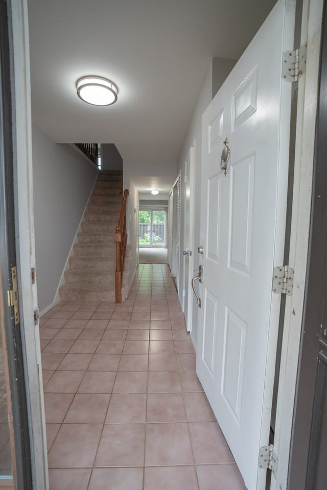 122 Drury Cir - Photo 2 of 10