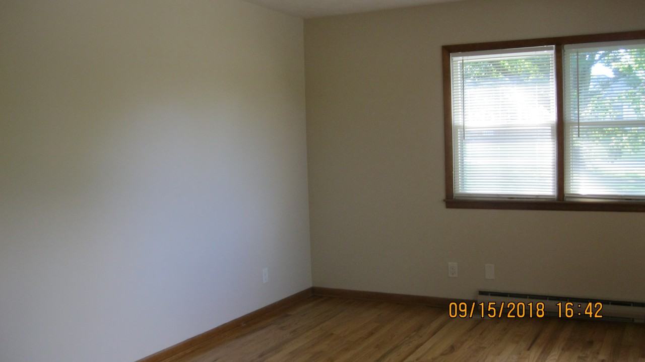 1119 13th St #2 - Photo 4 of 21