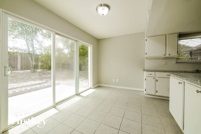 5 Shasta Dr - Photo 3 of 15