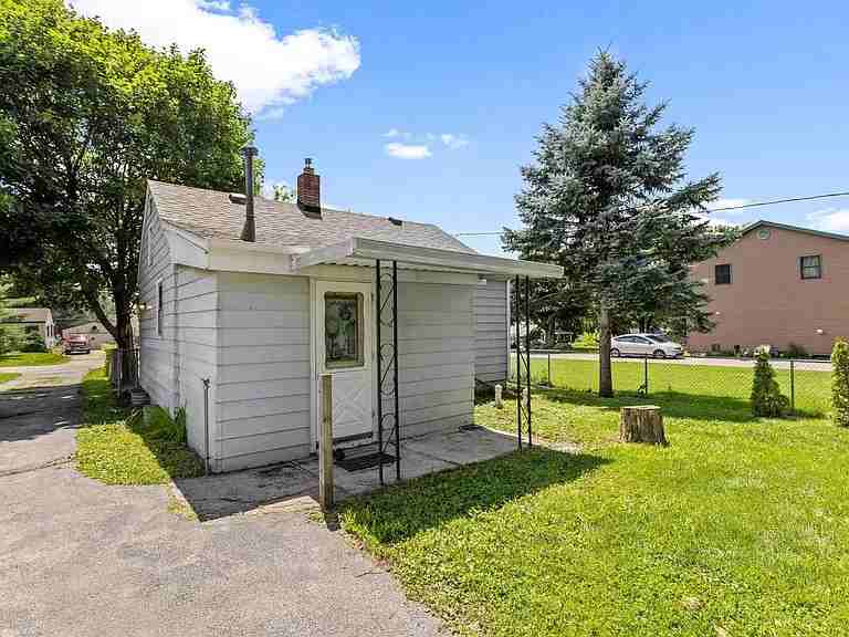 4401 Compton Avenue - Photo 3 of 15