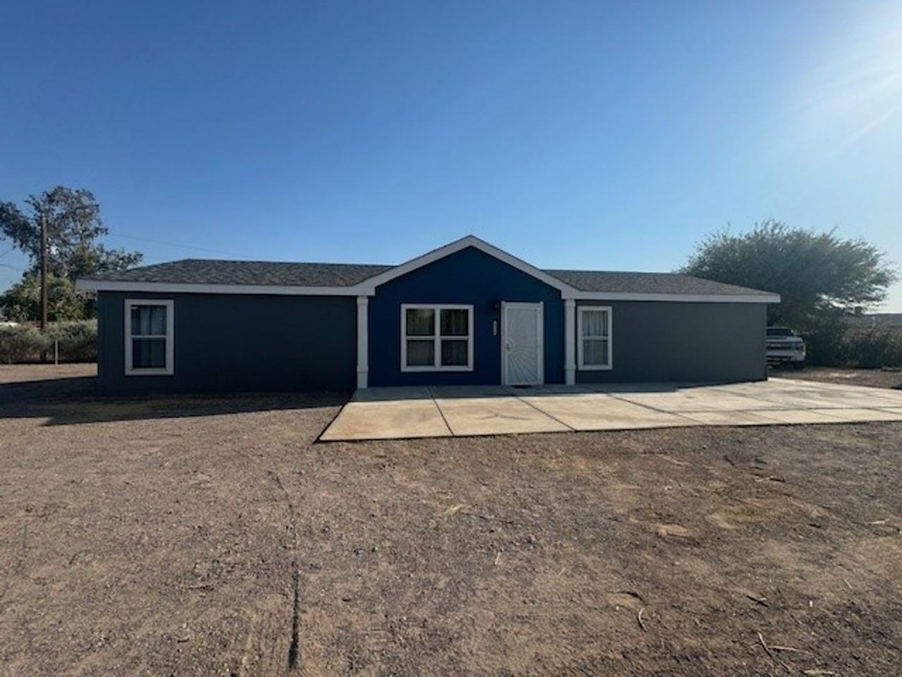 1728 E Valley Dr - Photo 2 of 40