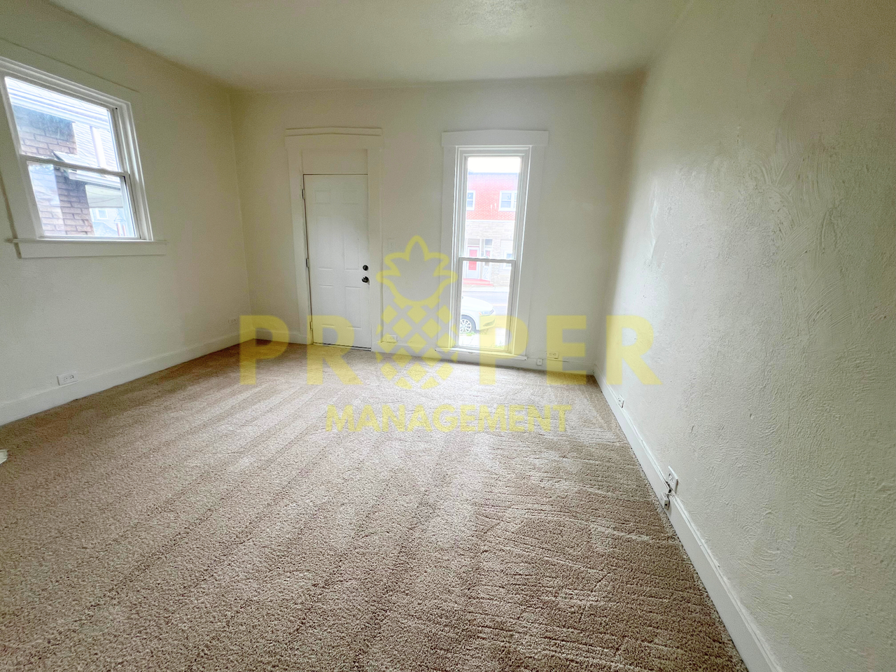 732 Wyoming St - Photo 2 of 8