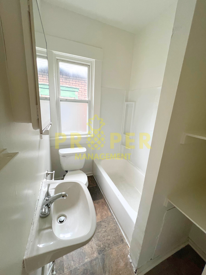 732 Wyoming St - Photo 4 of 8