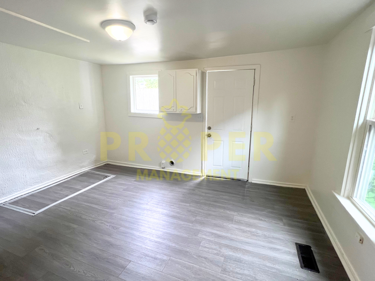 732 Wyoming St - Photo 7 of 8