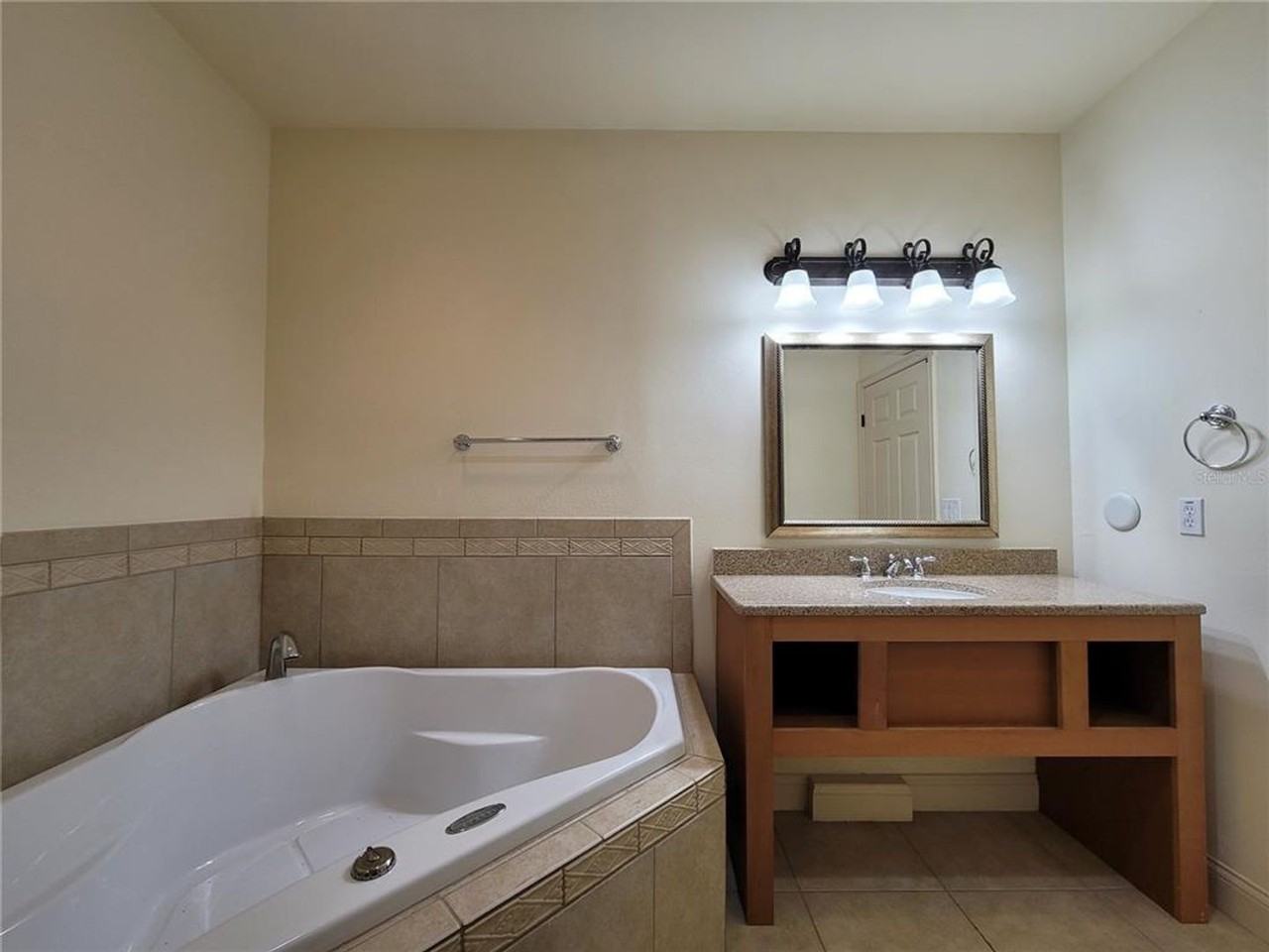 2780 Bella Vista Dr - Photo 7 of 17