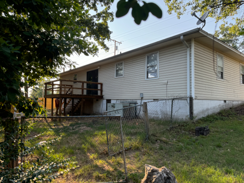 418 E 4th St - Photo 3 of 8