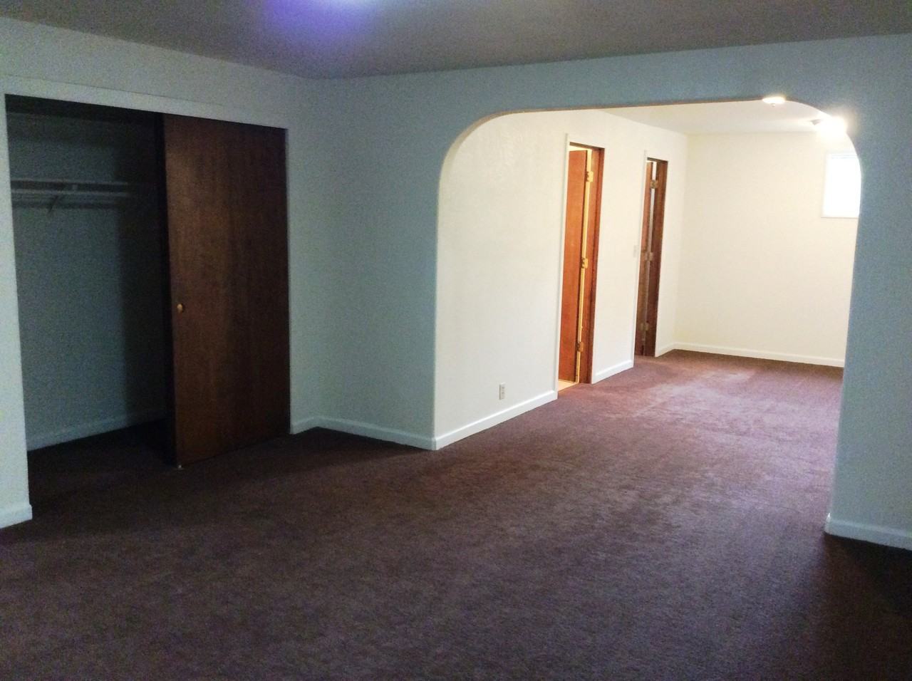 100 Rogue Ln - Photo 2 of 12