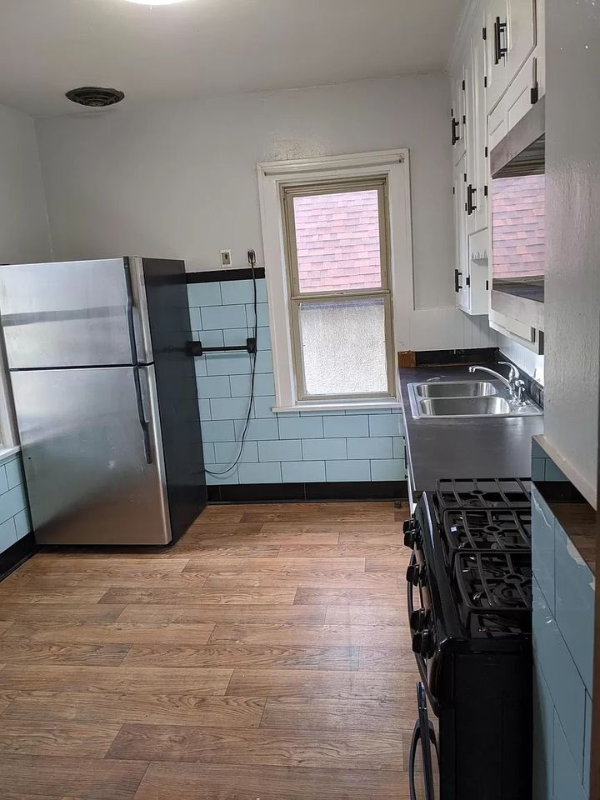 3653 Morgan Ave N - Photo 2 of 15