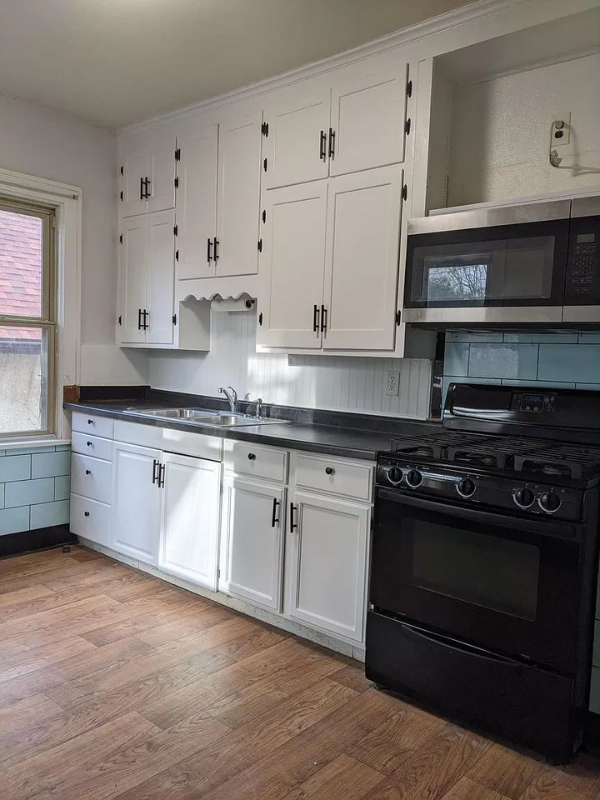 3653 Morgan Ave N - Photo 3 of 15