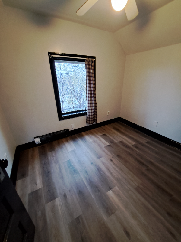 3122 Morgan Ave N - Photo 5 of 8