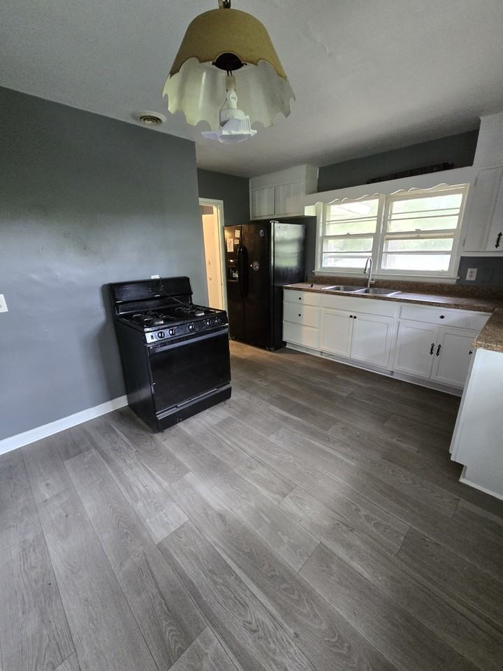 1917 Penelope Rd Nw #NA - Photo 3 of 21