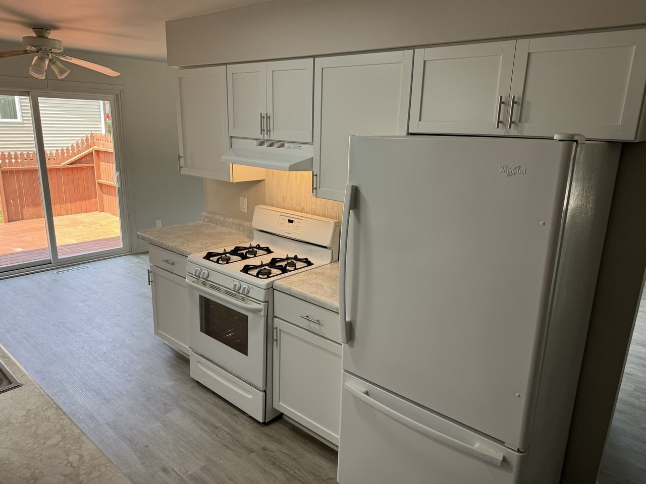 204 Knightsbridge Rd #204 - Photo 3 of 14