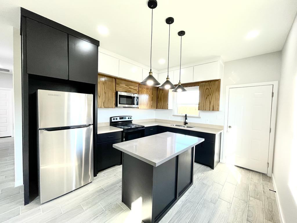 1006 S Sugar Rd #1 - Photo 2 of 13