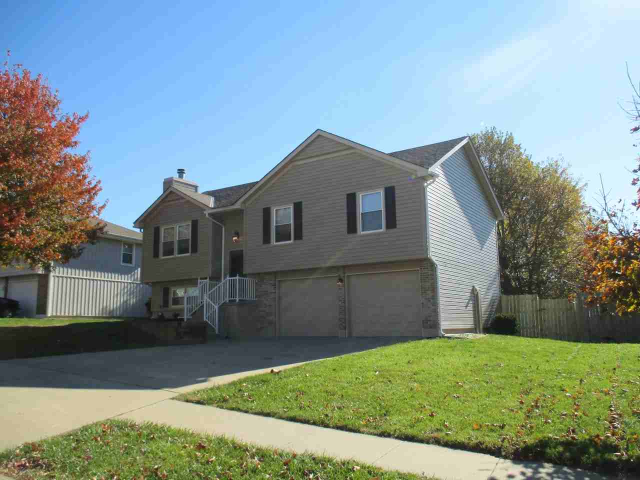 18425 Arrowhead Ln - Photo 3 of 19
