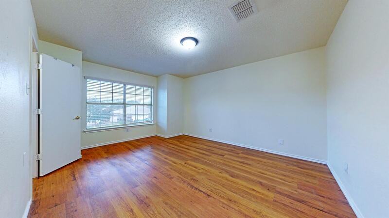 2214 Capstan Dr - Photo 2 of 17