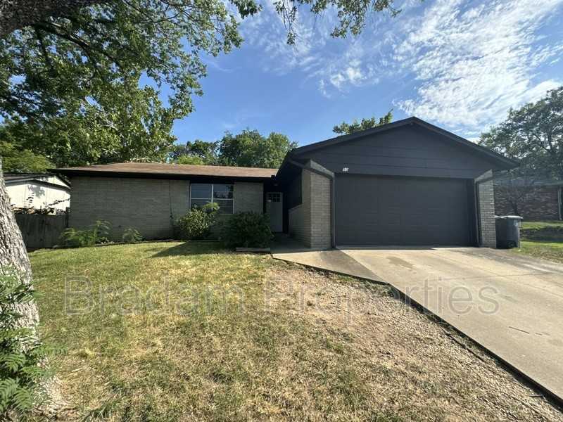 8506 E 56th St - Photo 3 of 18
