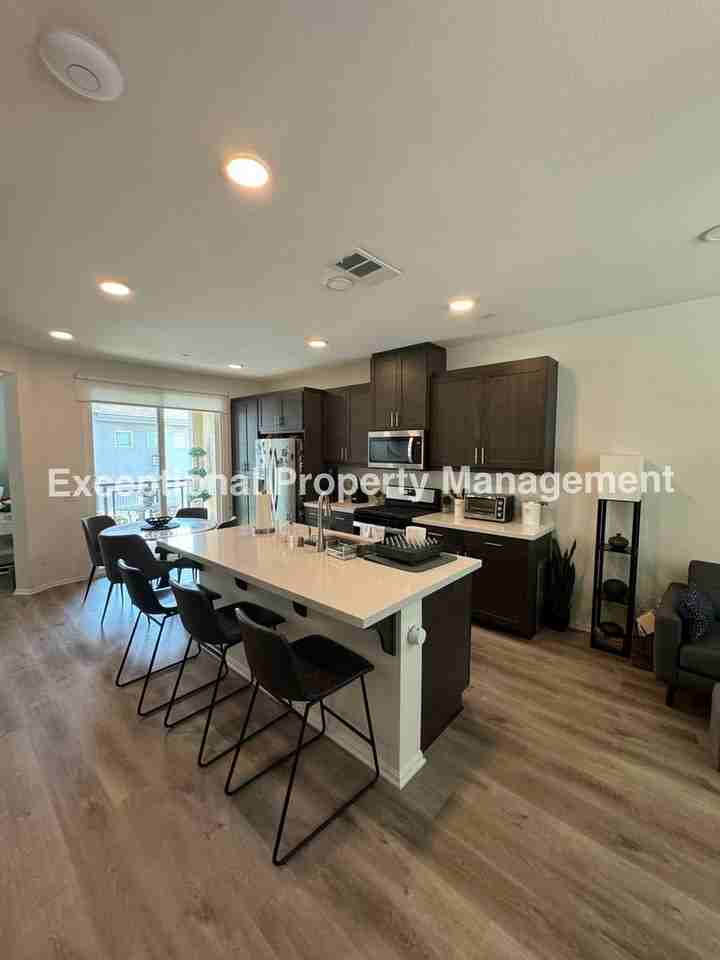 7754 Haywood Pl - Photo 3 of 20