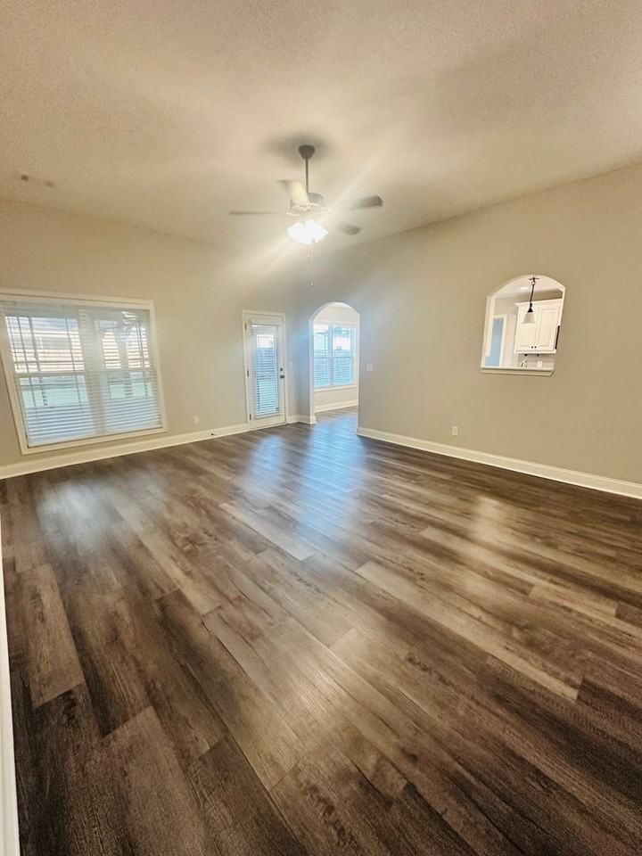 218 N Charity Ln - Photo 3 of 20