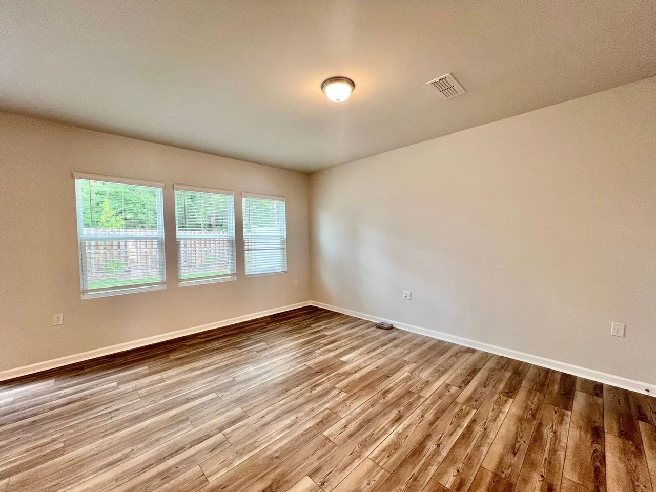 870 Mckenzie Park Ter - Photo 2 of 21