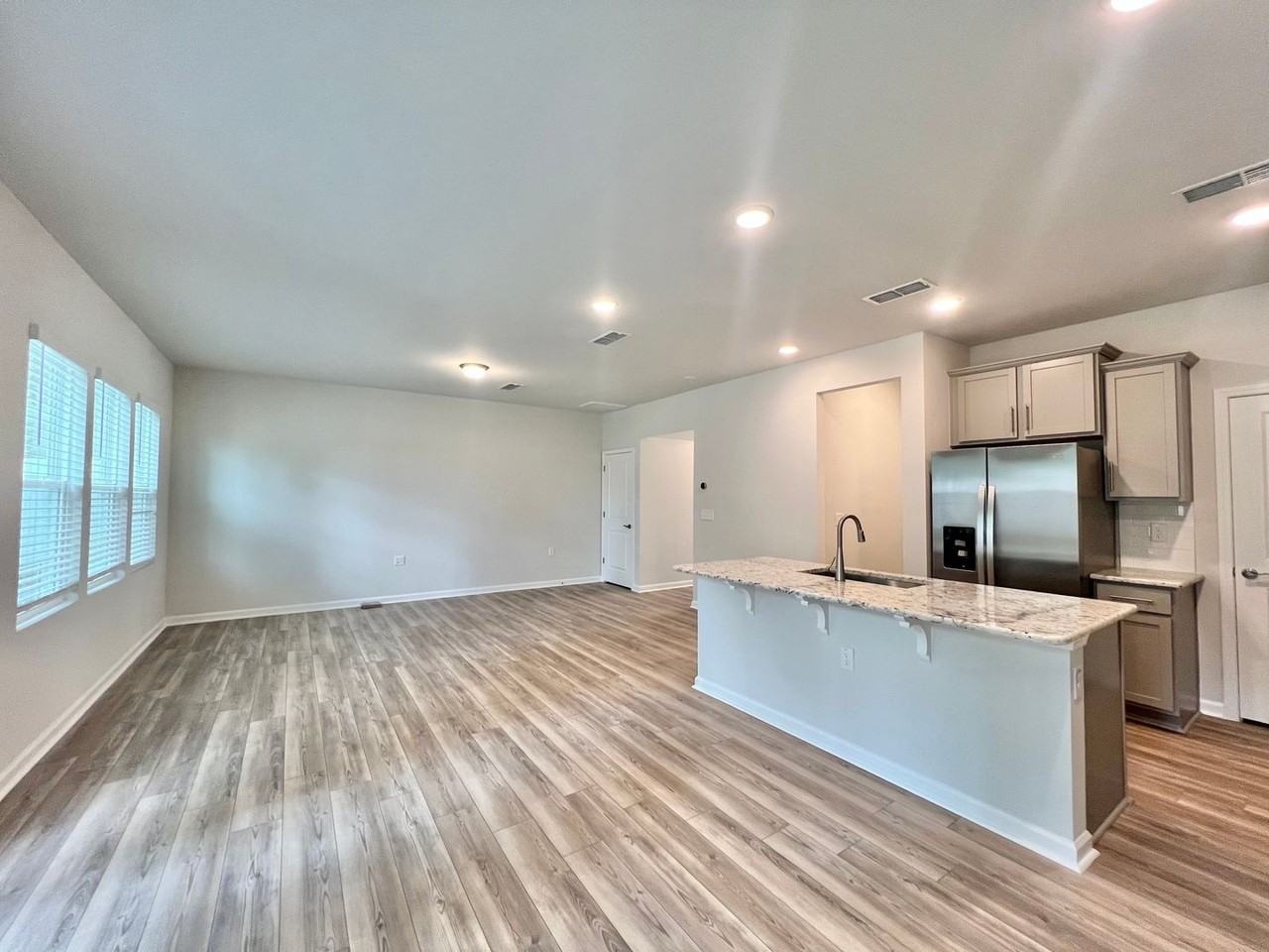 870 Mckenzie Park Ter - Photo 6 of 21