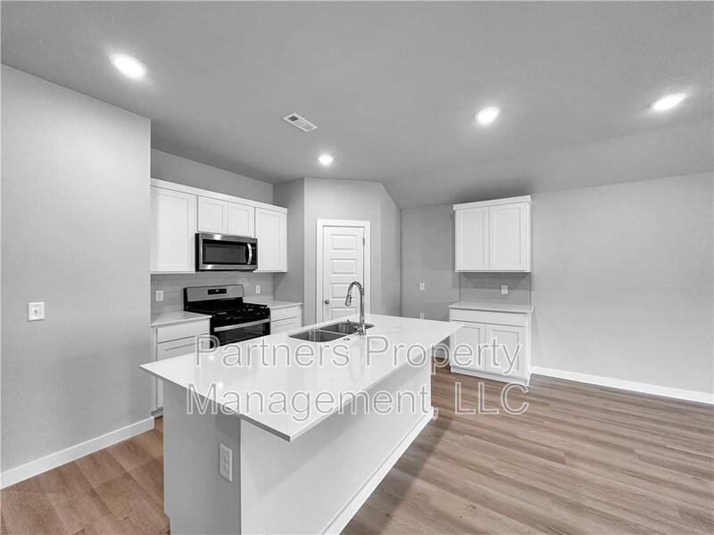 4390 W Glacier St - Photo 2 of 15