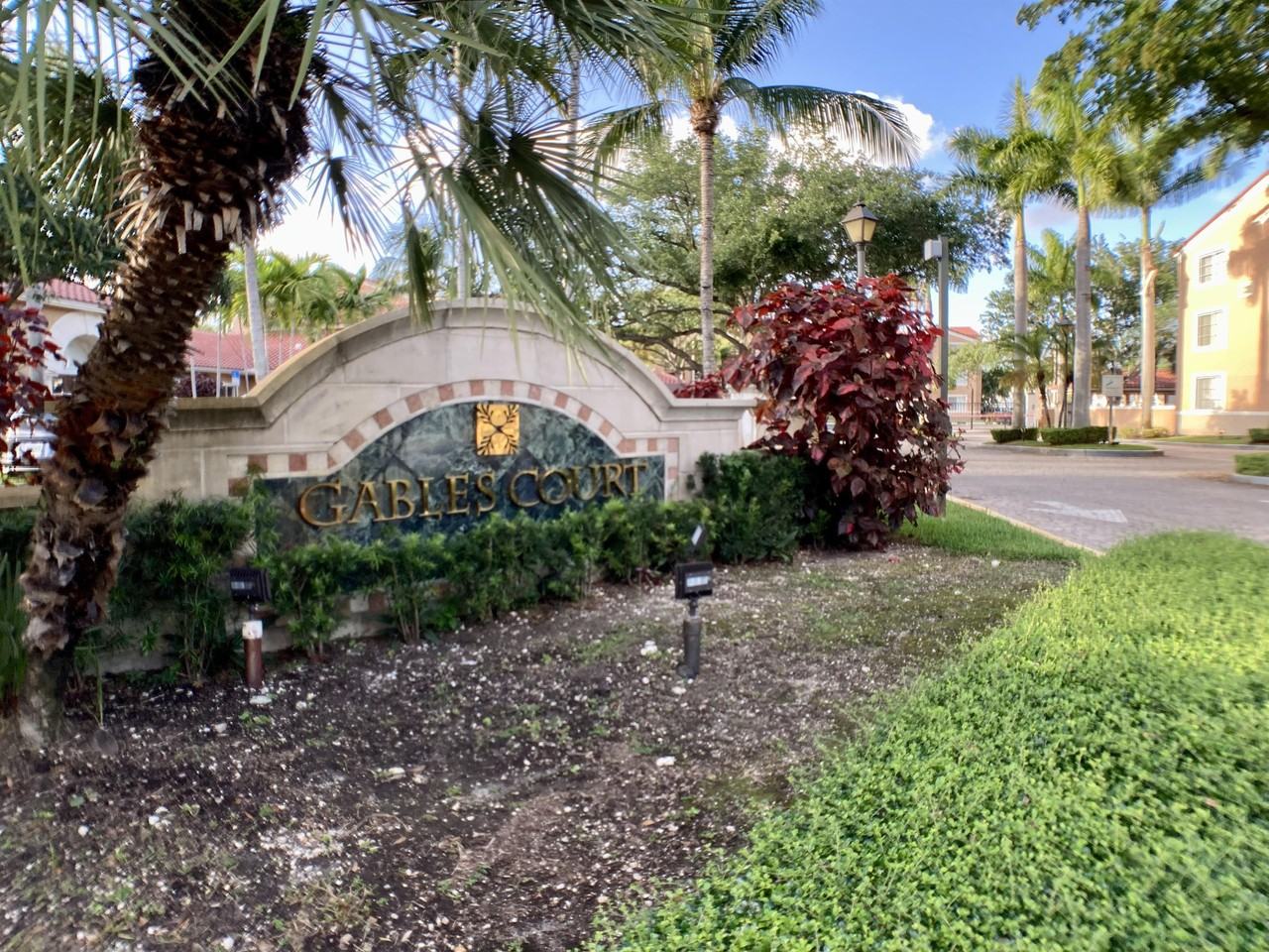 Gables Court Apartments 6811 Sw 44th St, Glenvar Heights, FL 33155