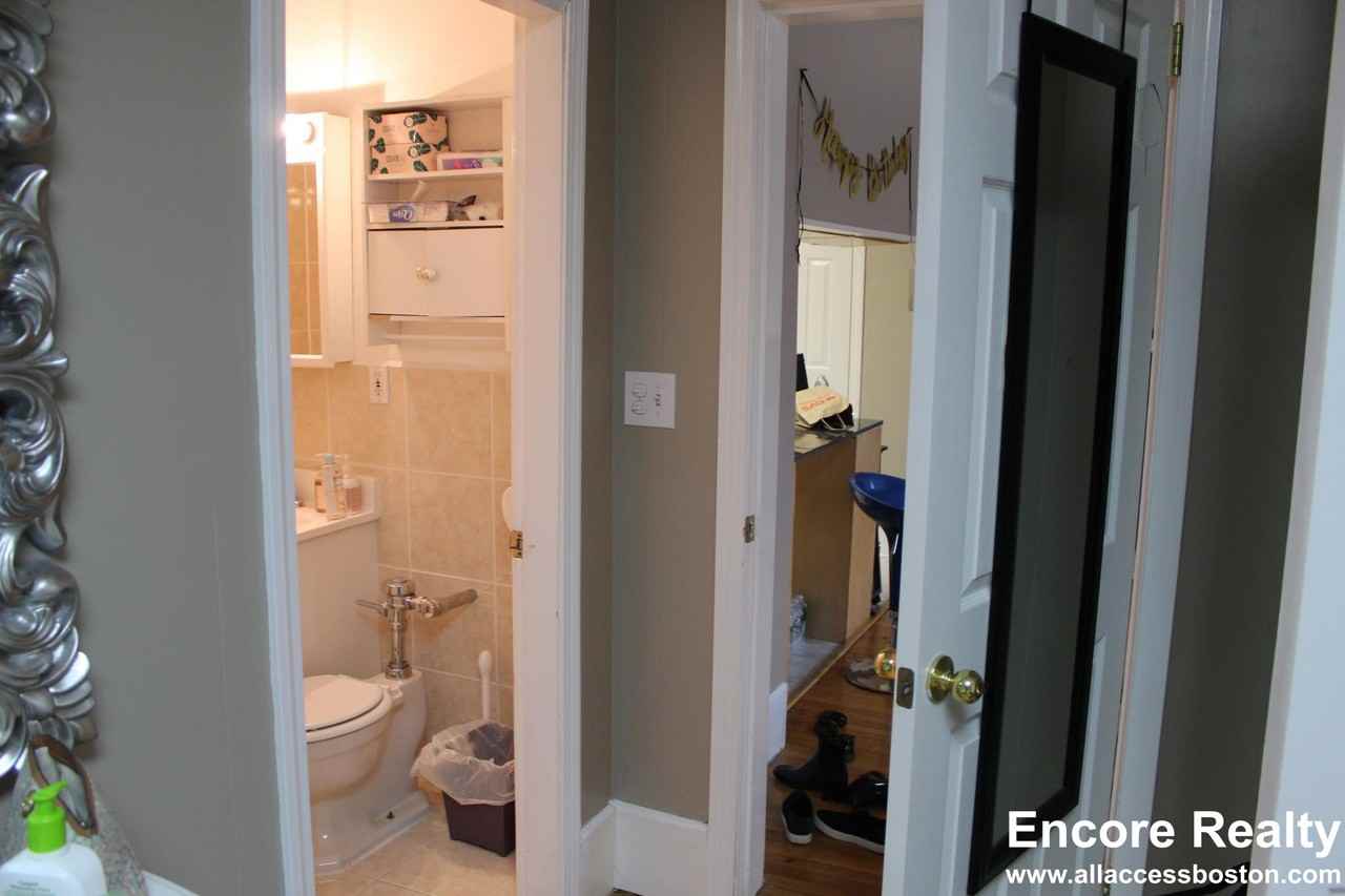 879 Beacon Street #21 - Photo 4 of 7