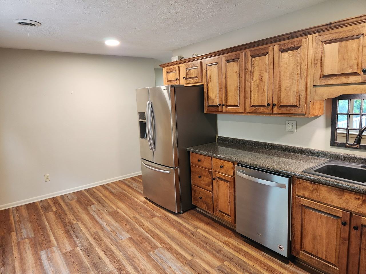 807 Sheffield Ln #NA - Photo 3 of 23